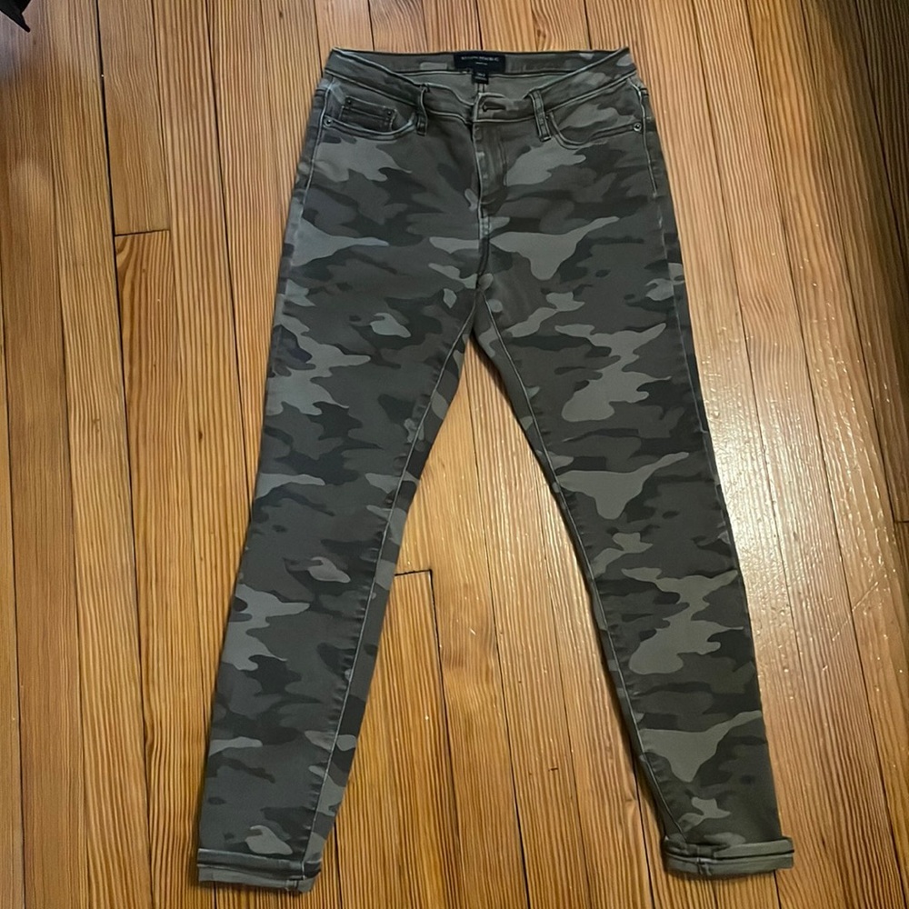 Banana Republic skinny fit Camo jeans size 26/2